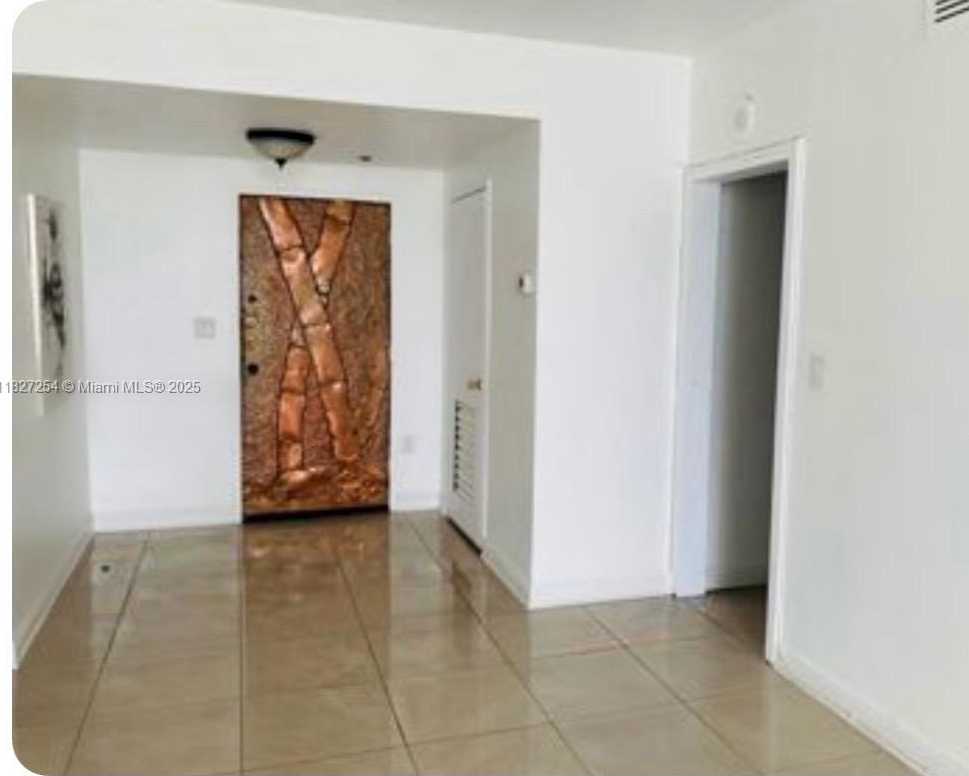 Small Image of 5825 COLLINS AVE #PH1B, Miami Beach Number 7