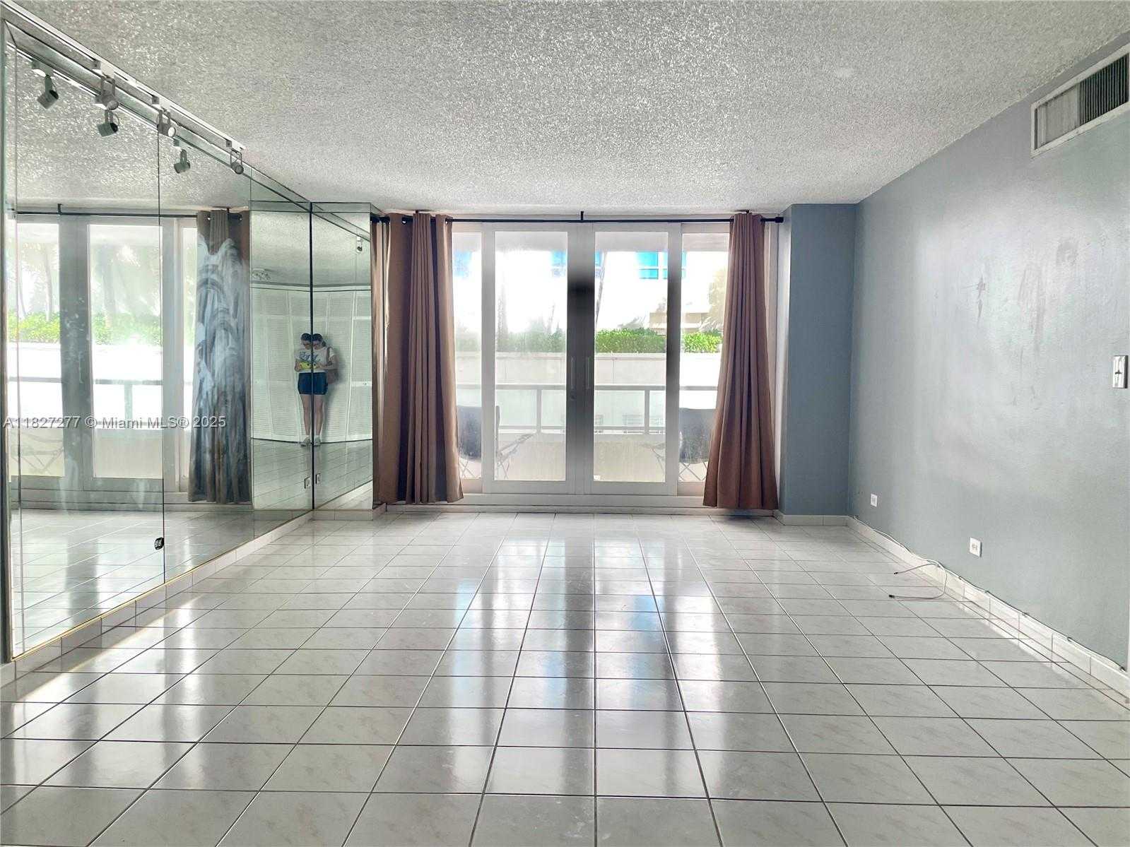 Small Image of 5005 COLLINS AVE #523, Miami Beach Number 4