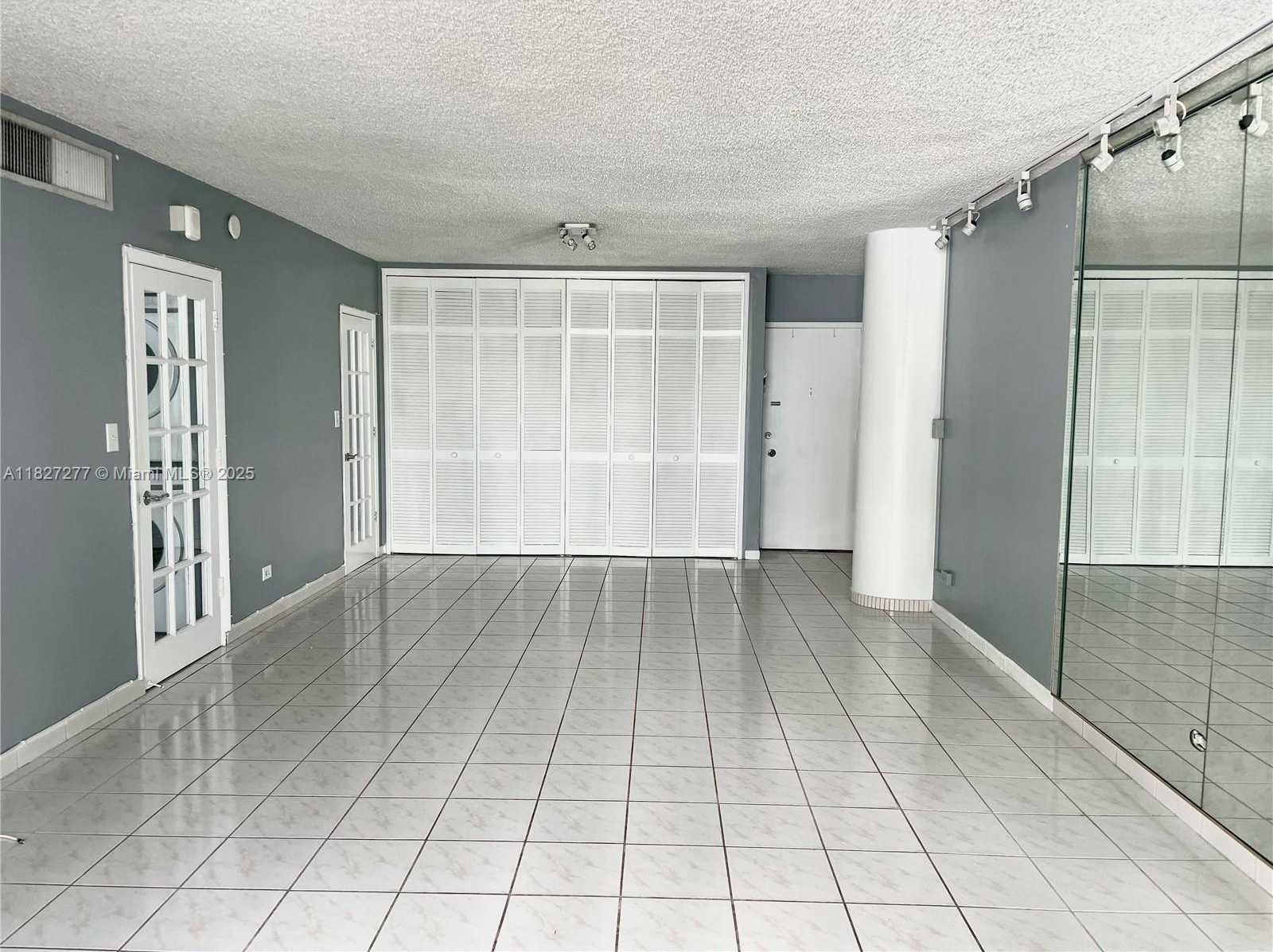 Small Image of 5005 COLLINS AVE #523, Miami Beach Number 6