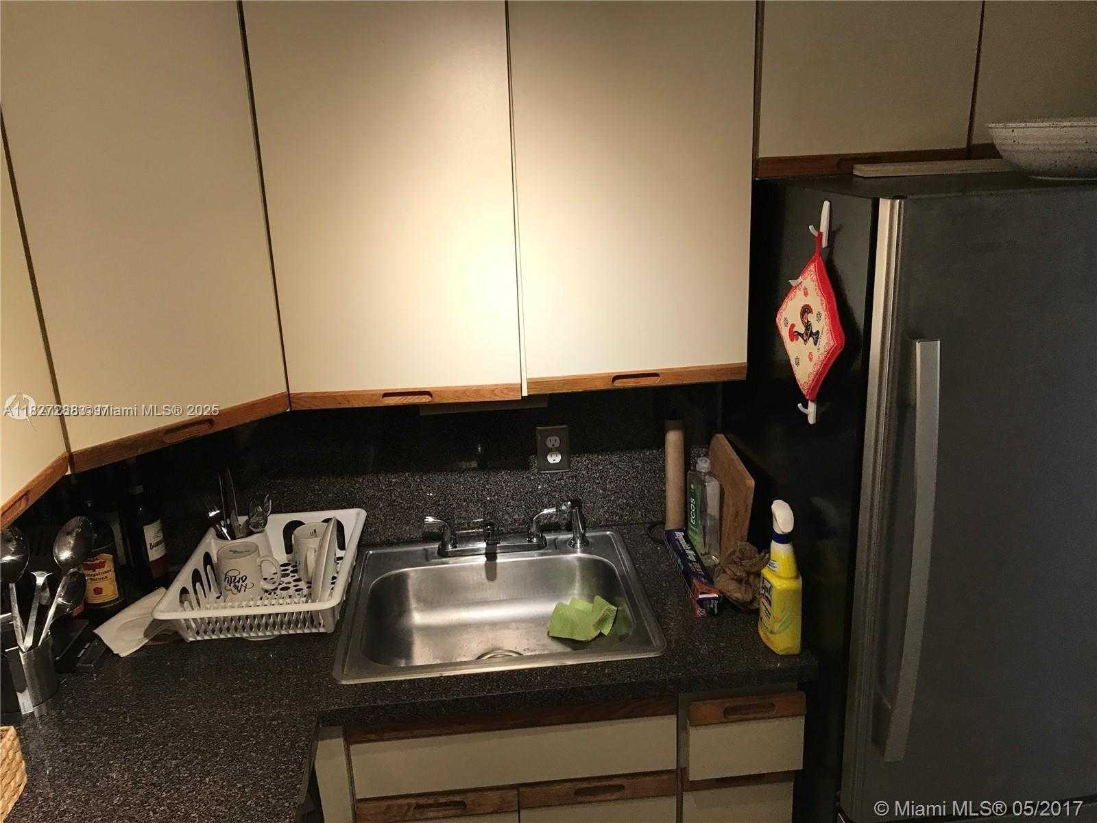 Small Image of 800 WEST AVE #805, Miami Beach Number 3