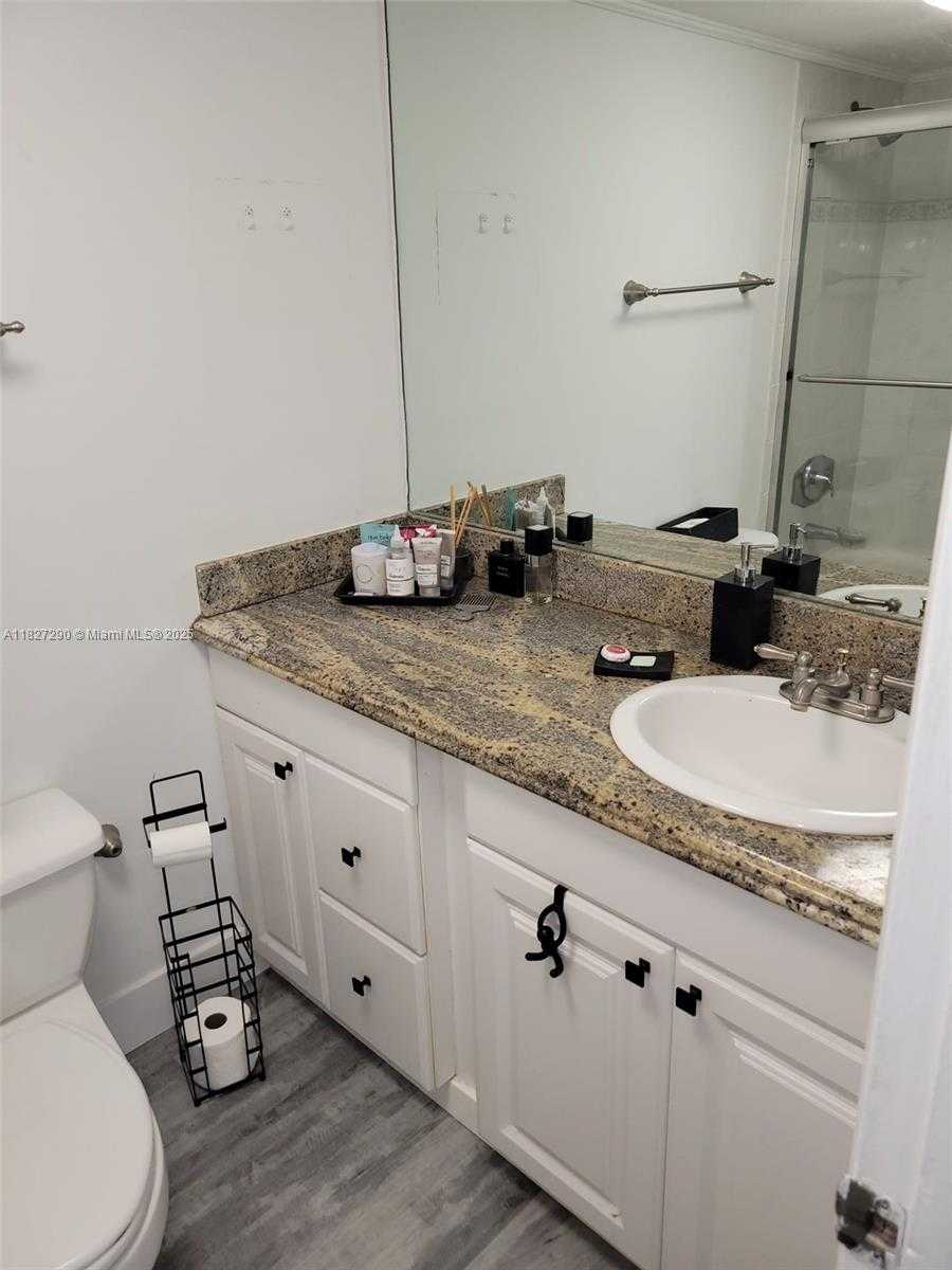 Small Image of 20350 WEST COUNTRY CLUB DR #PH8-4, Aventura Number 3