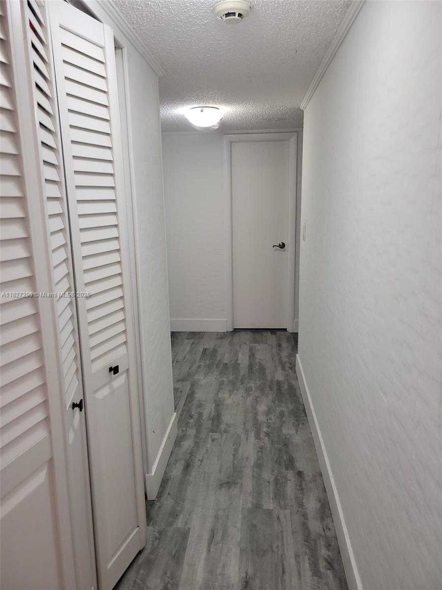 Small Image of 20350 WEST COUNTRY CLUB DR #PH8-4, Aventura Number 4
