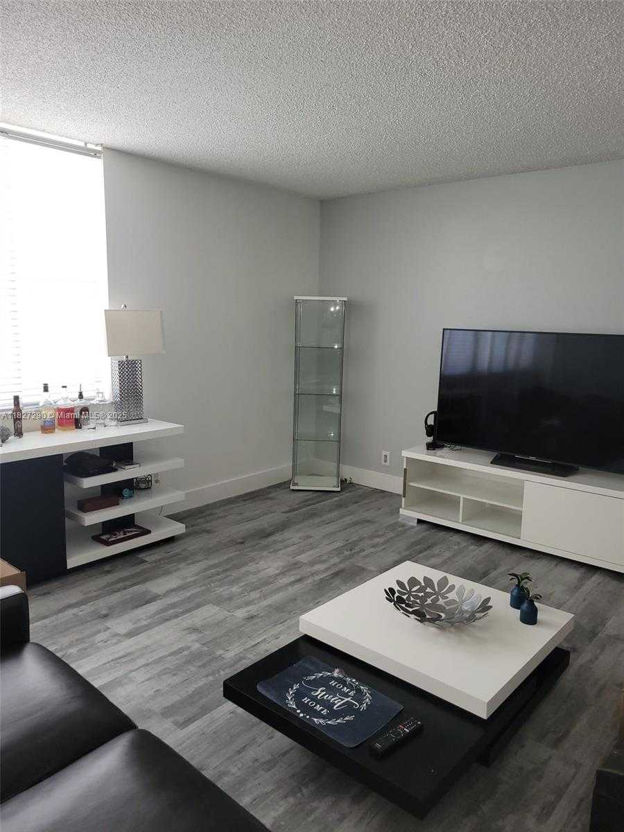 Small Image of 20350 WEST COUNTRY CLUB DR #PH8-4, Aventura Number 5
