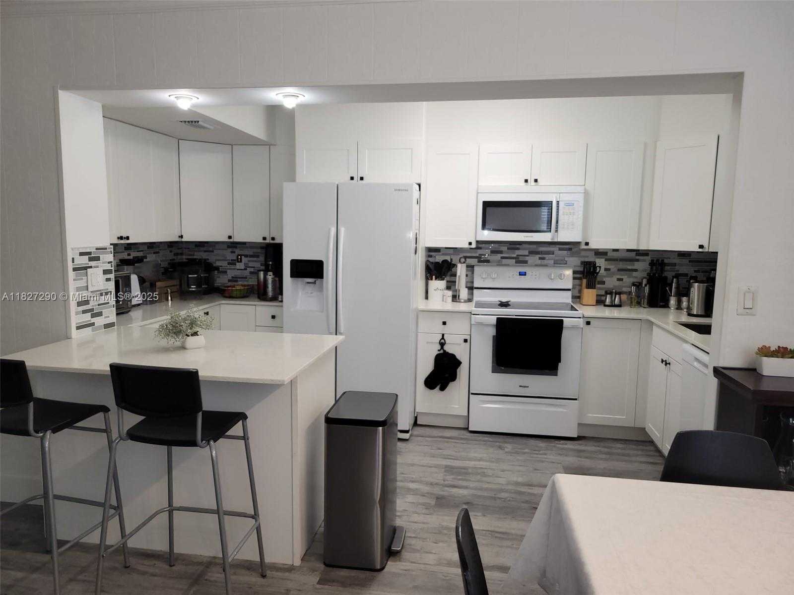 Small Image of 20350 WEST COUNTRY CLUB DR #PH8-4, Aventura Number 6