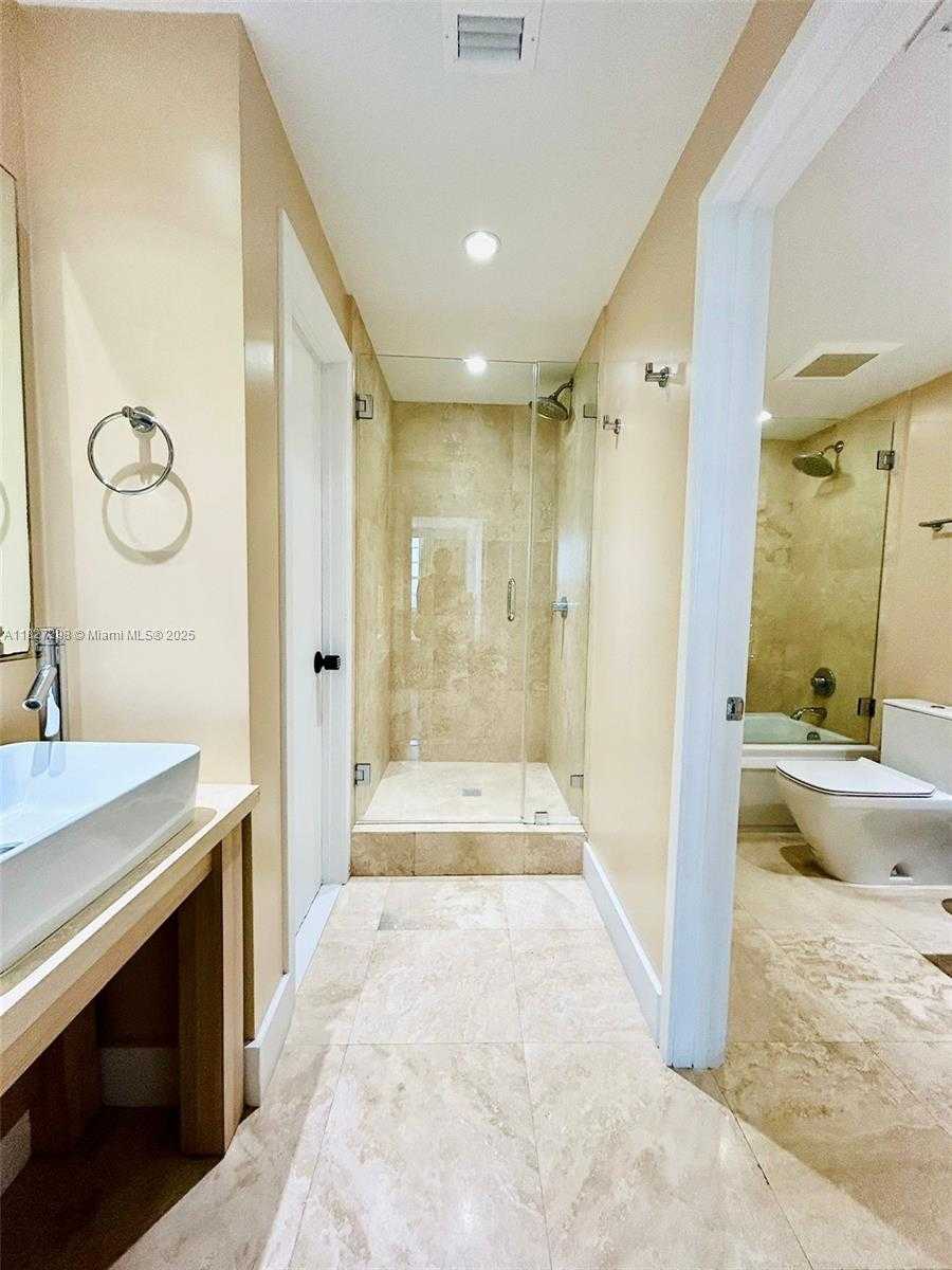 Small Image of 100 LINCOLN RD #1429, Miami Beach Number 10