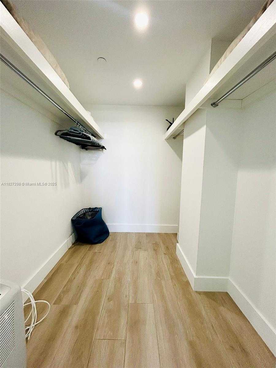 Small Image of 100 LINCOLN RD #1429, Miami Beach Number 11