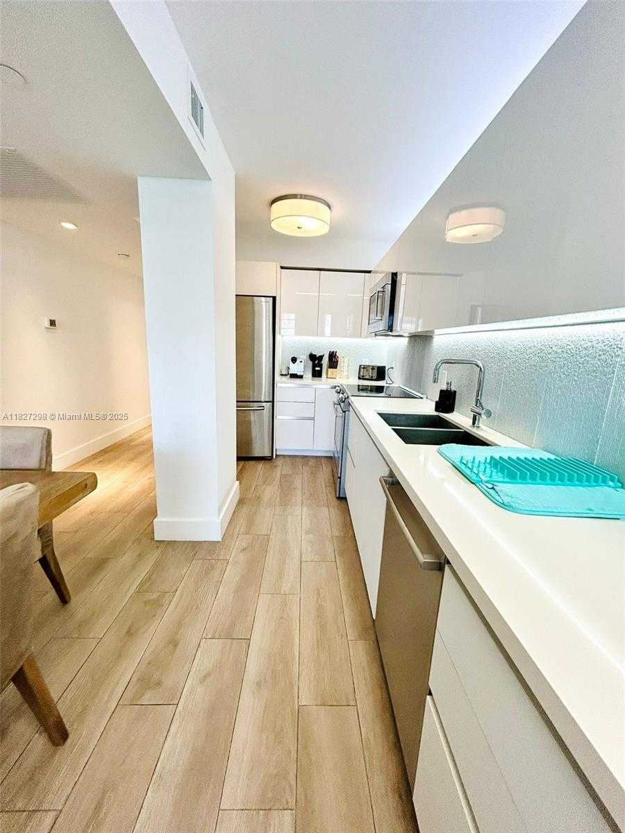 Small Image of 100 LINCOLN RD #1429, Miami Beach Number 4