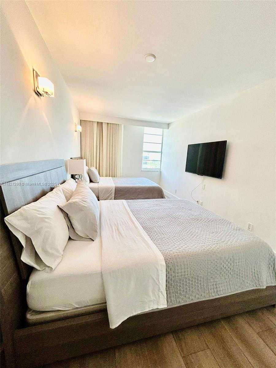 Small Image of 100 LINCOLN RD #1429, Miami Beach Number 6
