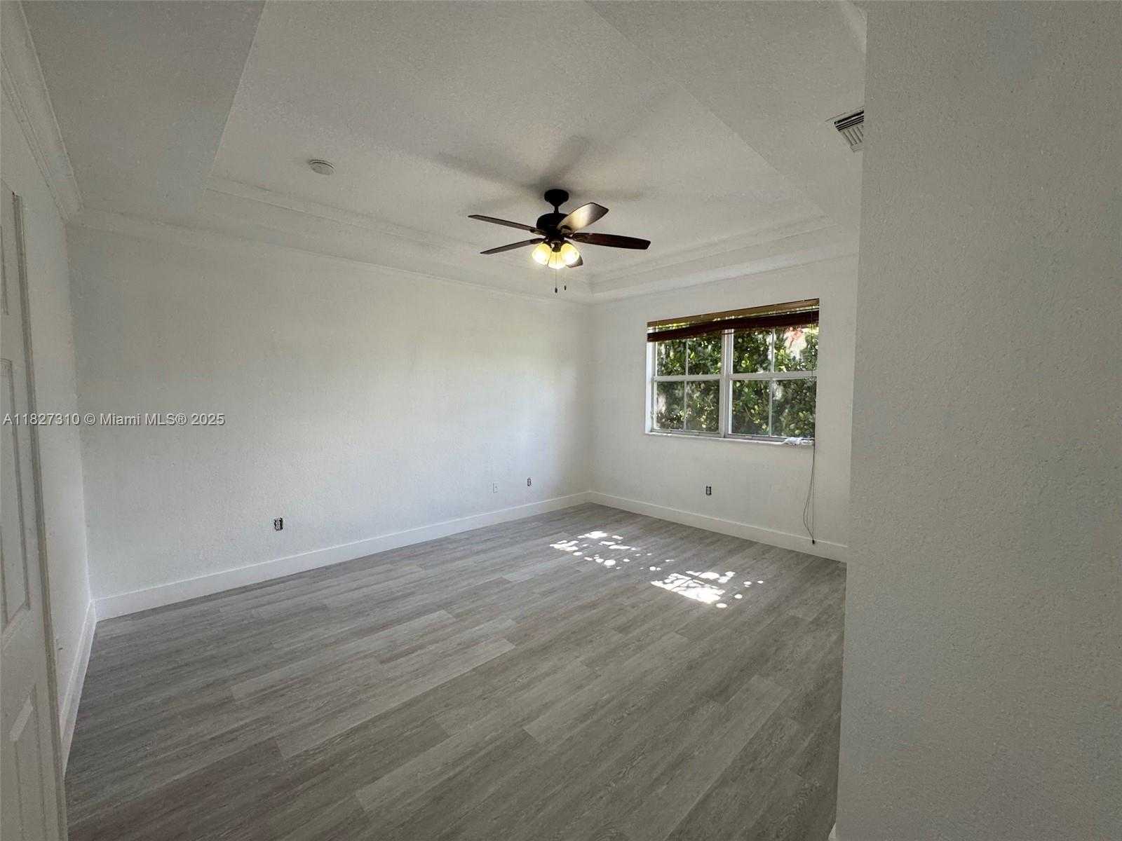 Small Image of 11362 SOUTH WEST 137TH PL #11362, Miami Number 19