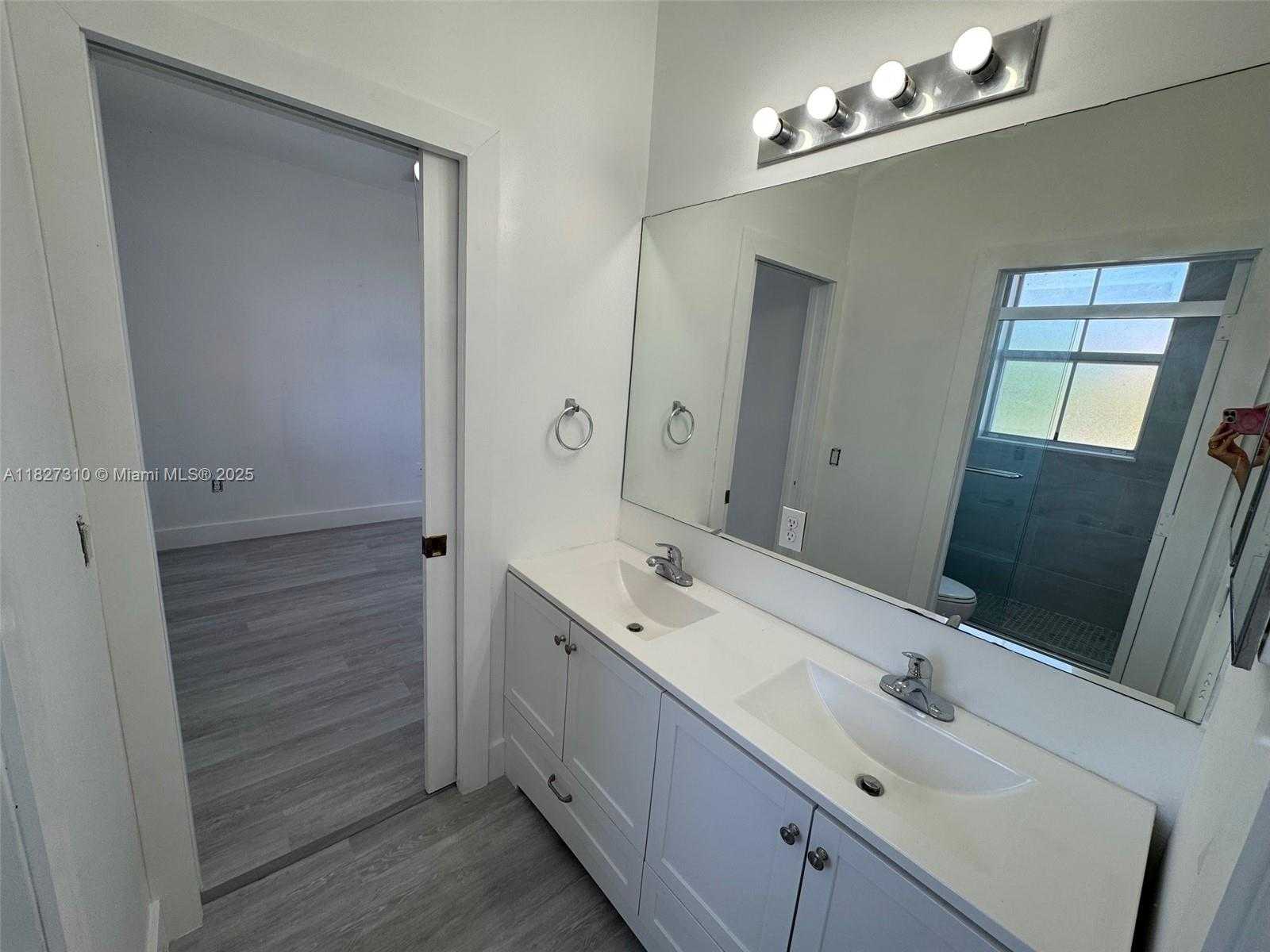 Small Image of 11362 SOUTH WEST 137TH PL #11362, Miami Number 26