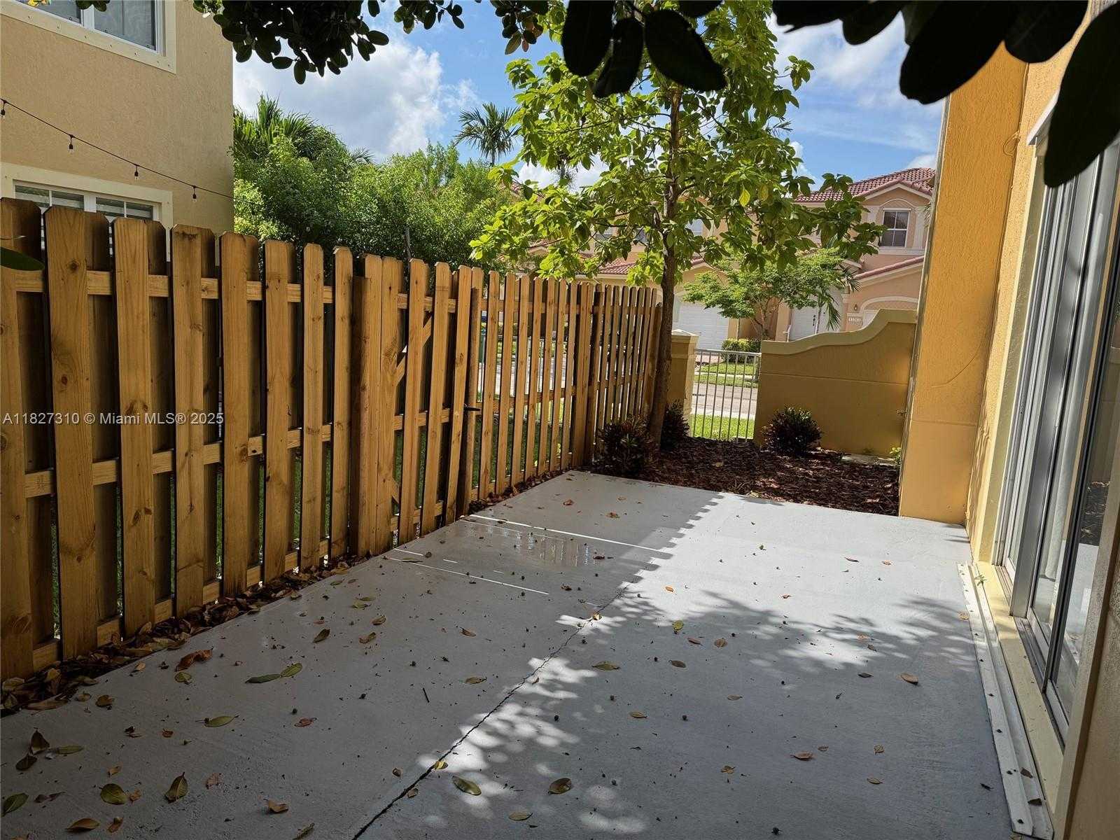 Small Image of 11362 SOUTH WEST 137TH PL #11362, Miami Number 30