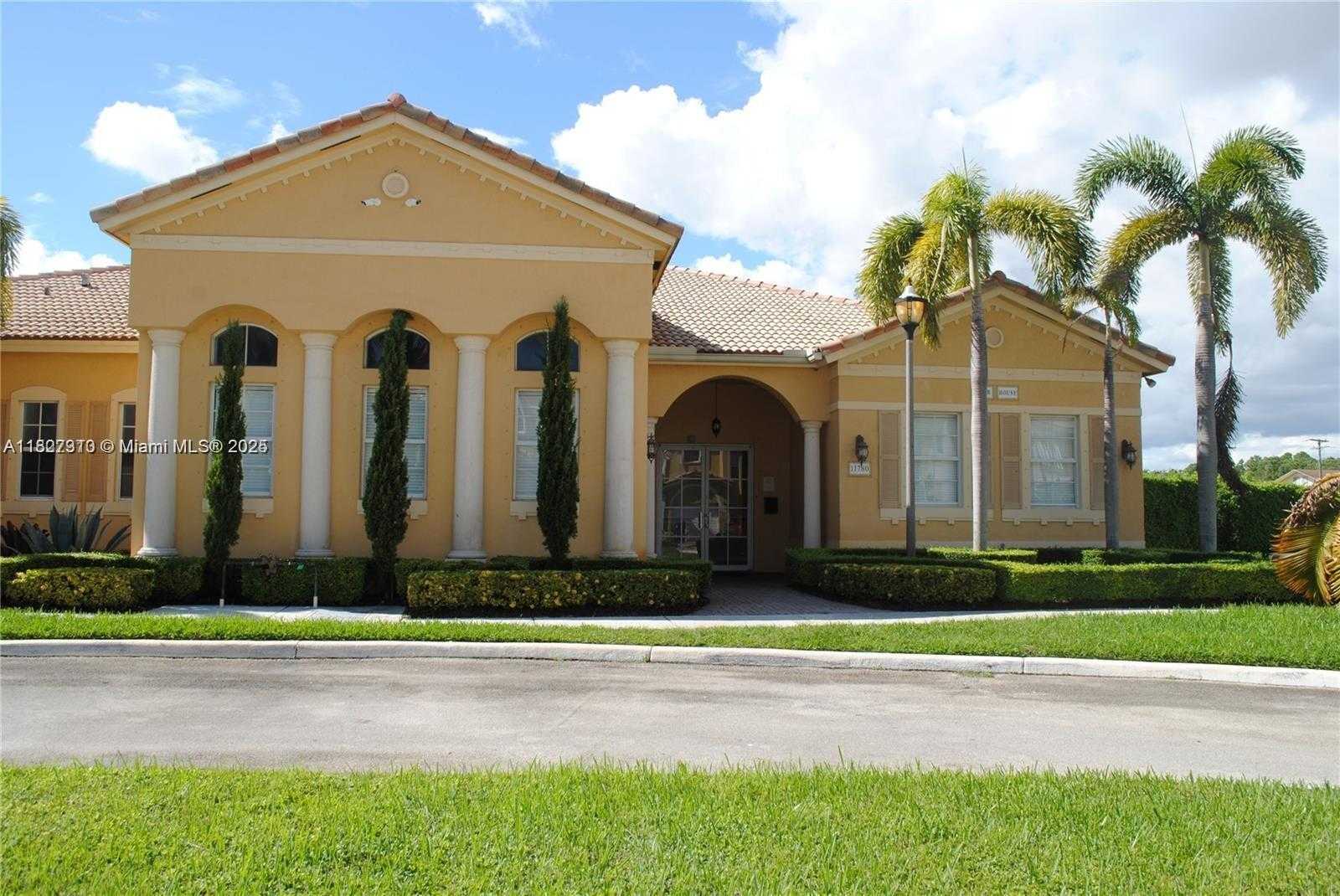 Small Image of 11362 SOUTH WEST 137TH PL #11362, Miami Number 32