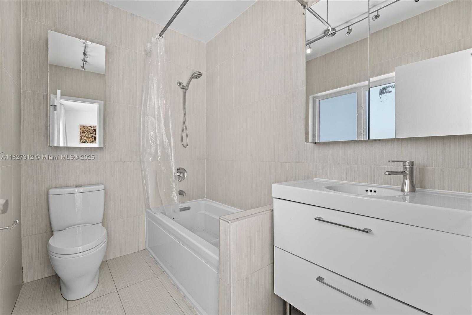 Small Image of 3758 PRAIRIE AVE, Miami Beach Number 10