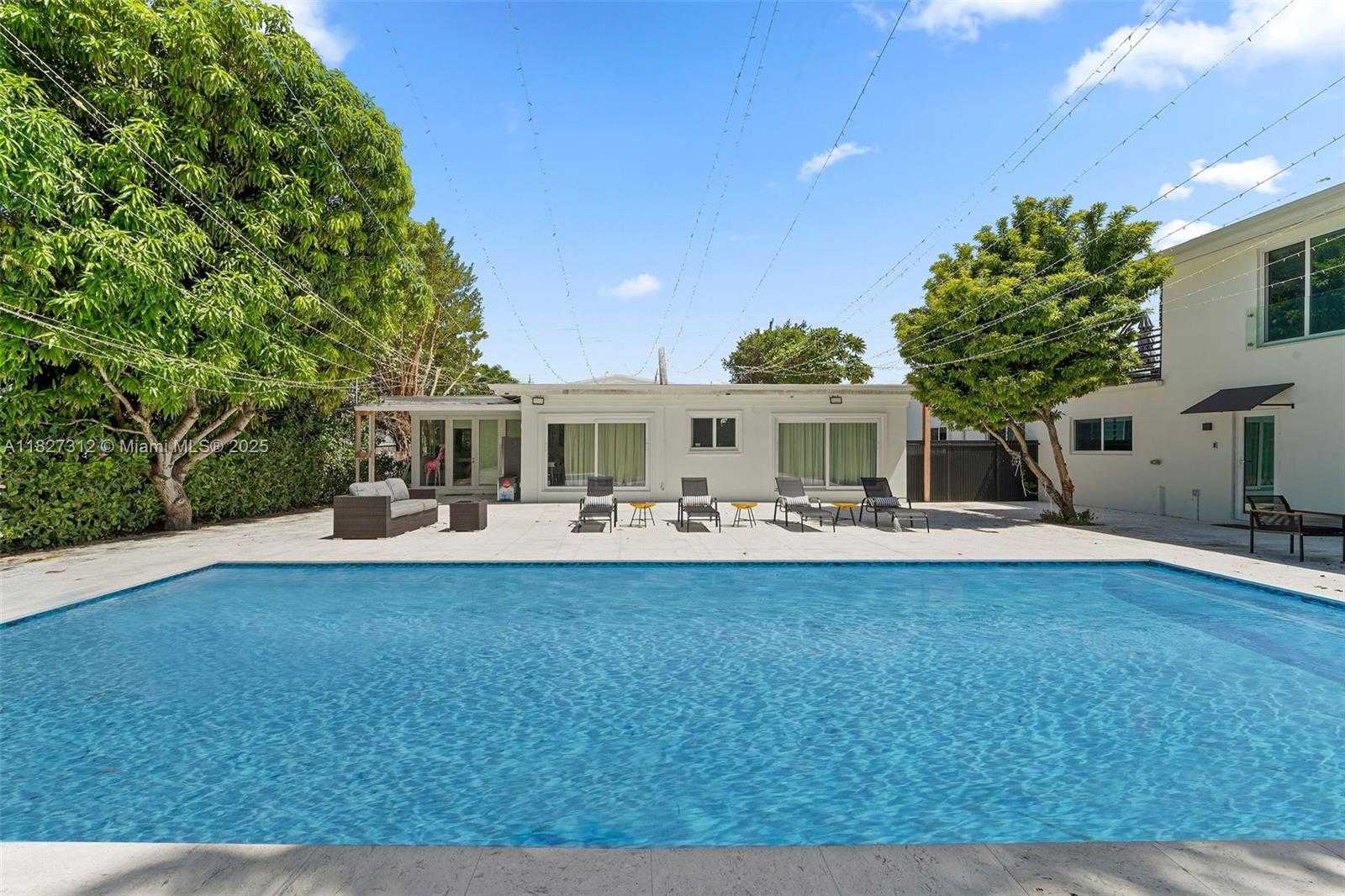 Small Image of 3758 PRAIRIE AVE, Miami Beach Number 12