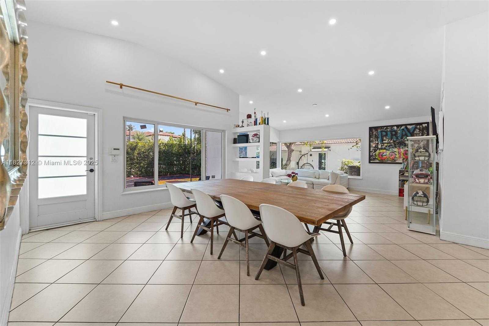 Small Image of 3758 PRAIRIE AVE, Miami Beach Number 3