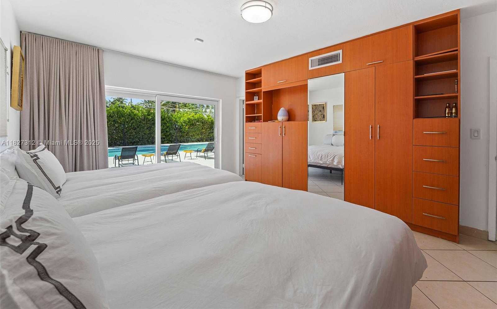 Small Image of 3758 PRAIRIE AVE, Miami Beach Number 9