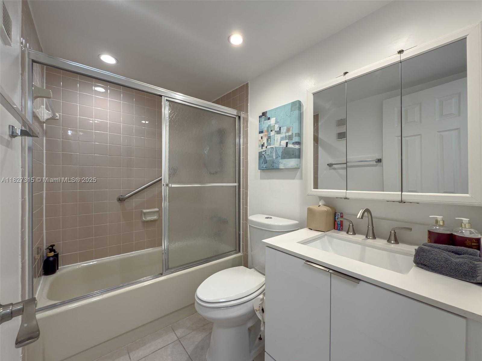 Small Image of 250 NORTH EAST 181ST DR #107, Sunny Isles Beach Number 13