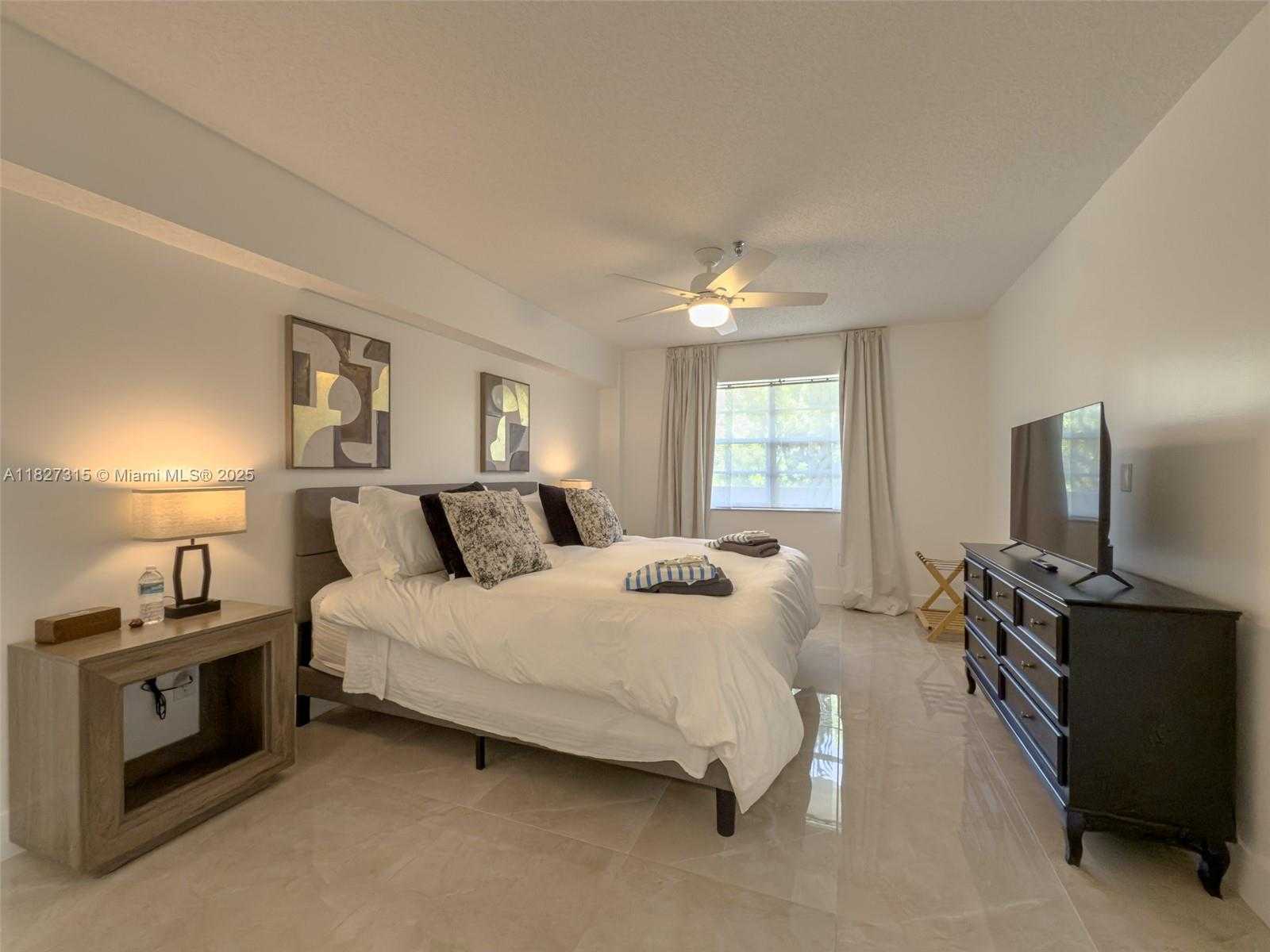 Small Image of 250 NORTH EAST 181ST DR #107, Sunny Isles Beach Number 14