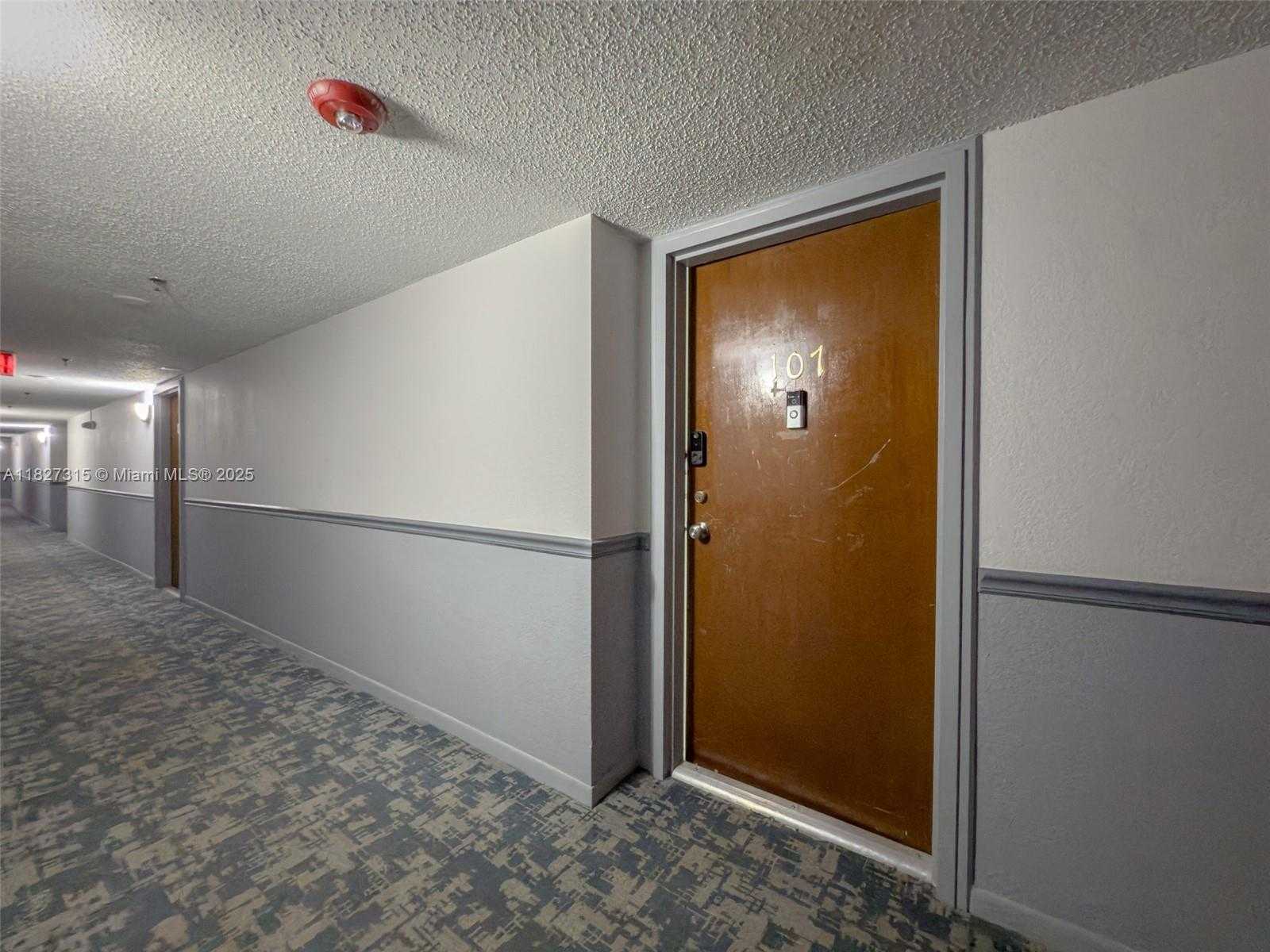 Small Image of 250 NORTH EAST 181ST DR #107, Sunny Isles Beach Number 2