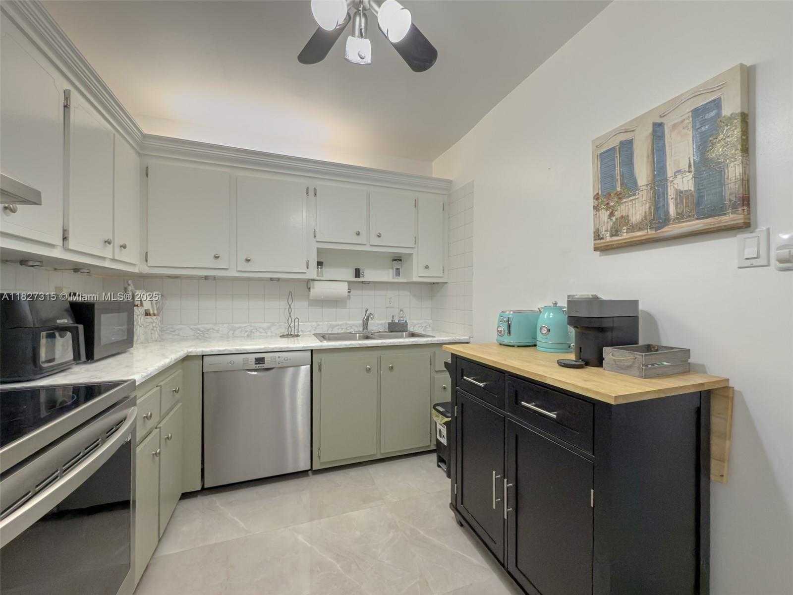 Small Image of 250 NORTH EAST 181ST DR #107, Sunny Isles Beach Number 25