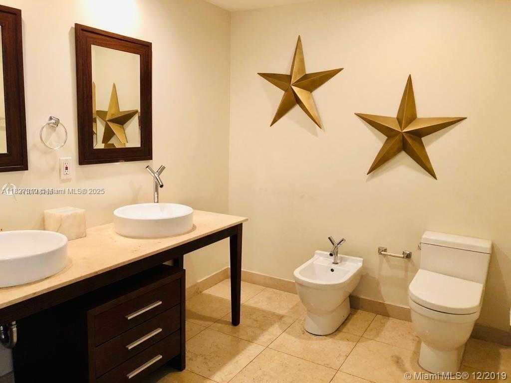 Small Image of 495 BRICKELL AVE #1806, Miami Number 10