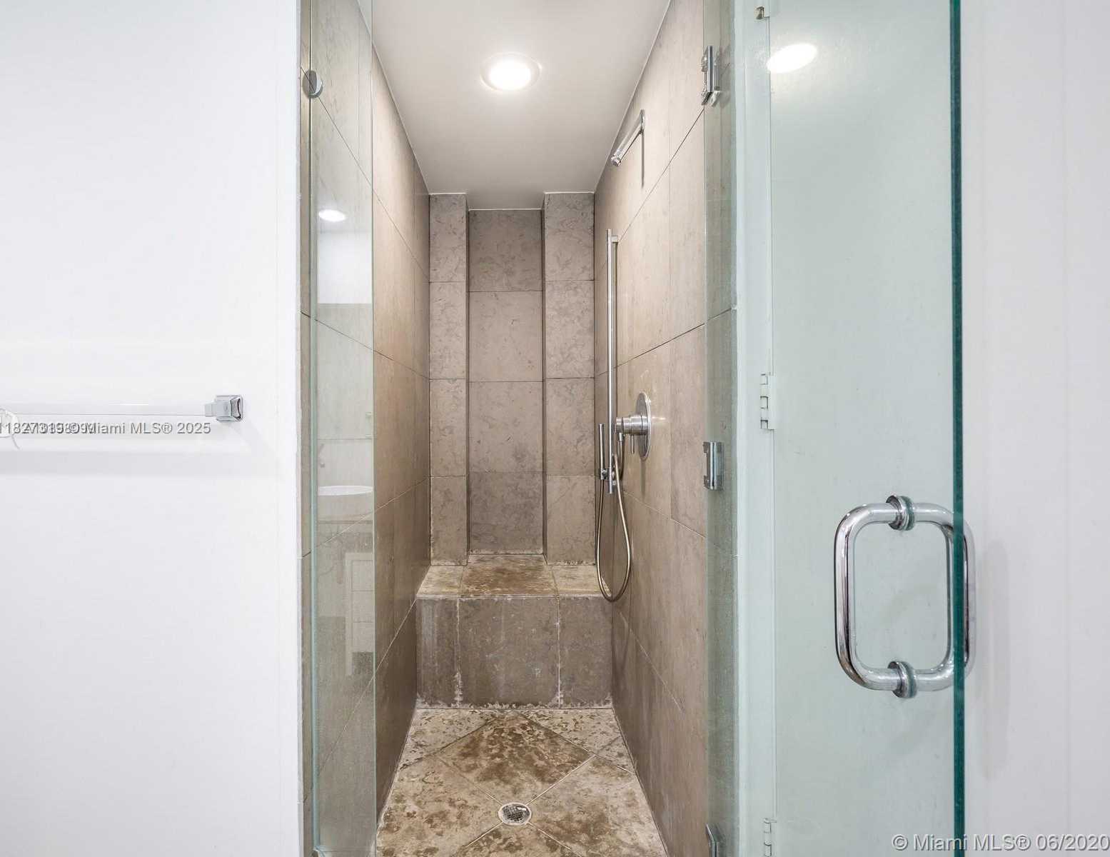Small Image of 495 BRICKELL AVE #1806, Miami Number 11