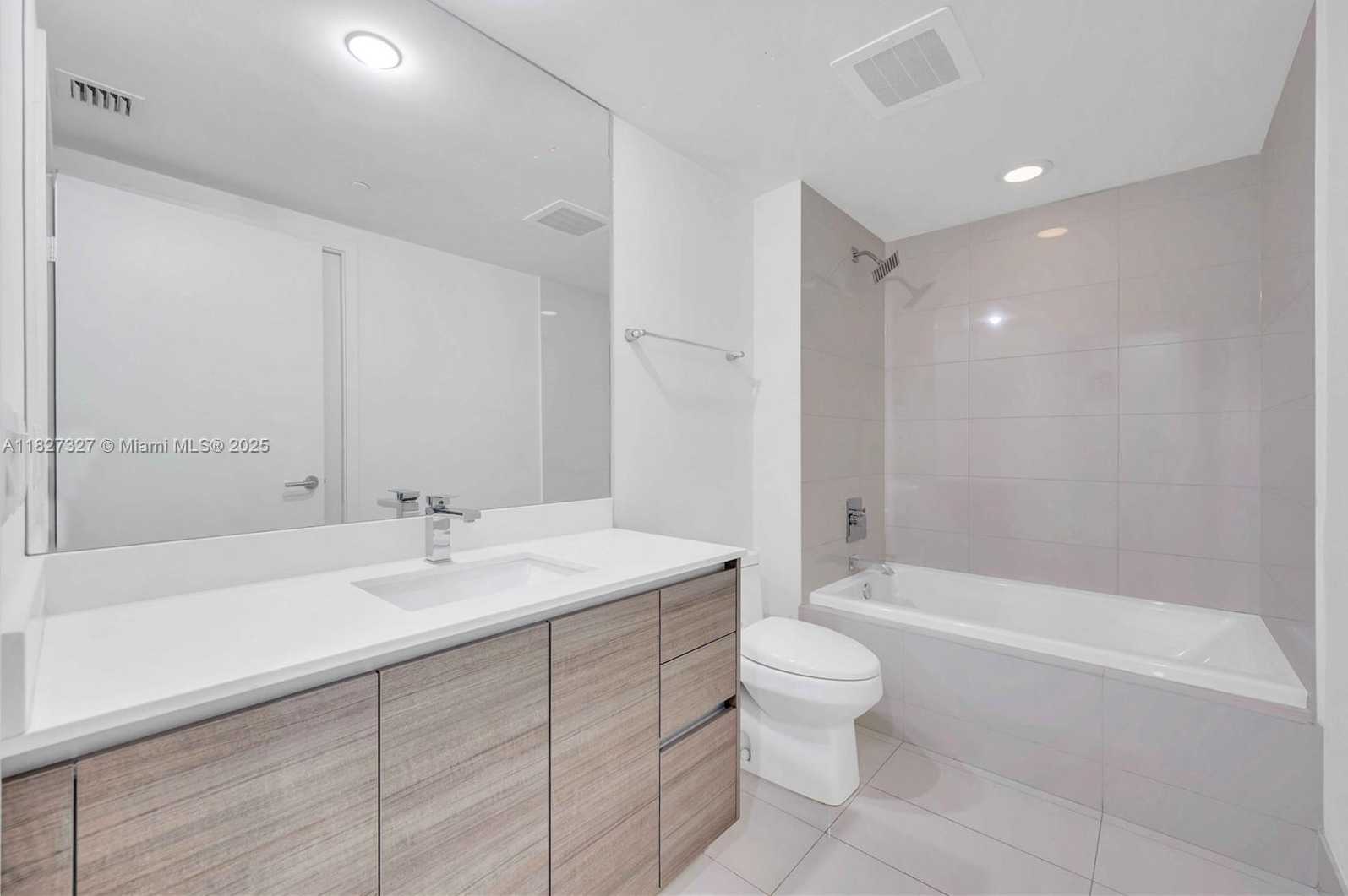 Small Image of 1100 SOUTH MIAMI AVE #2007, Miami Number 13