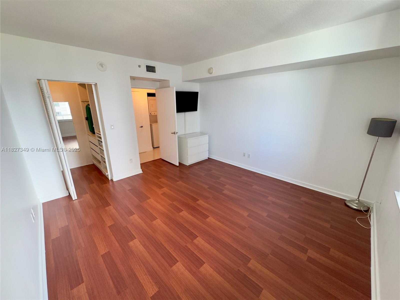 Small Image of 335 SOUTH BISCAYNE BLVD #2202, Miami Number 20