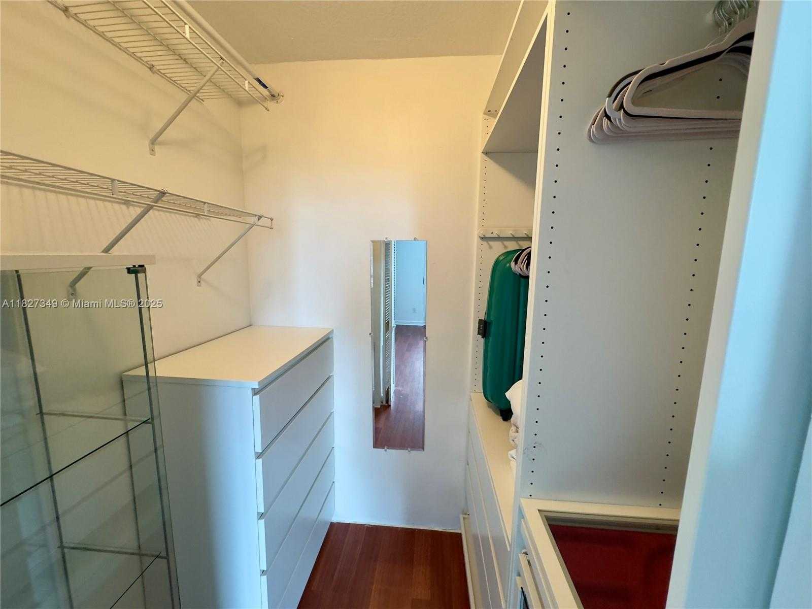 Small Image of 335 SOUTH BISCAYNE BLVD #2202, Miami Number 21
