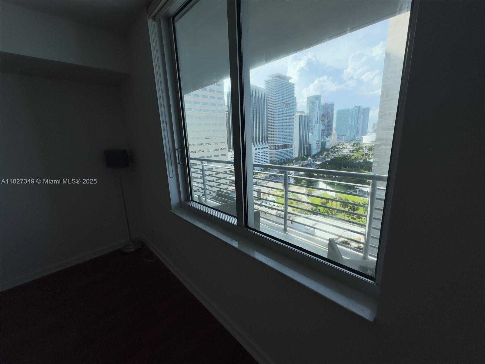 Small Image of 335 SOUTH BISCAYNE BLVD #2202, Miami Number 23