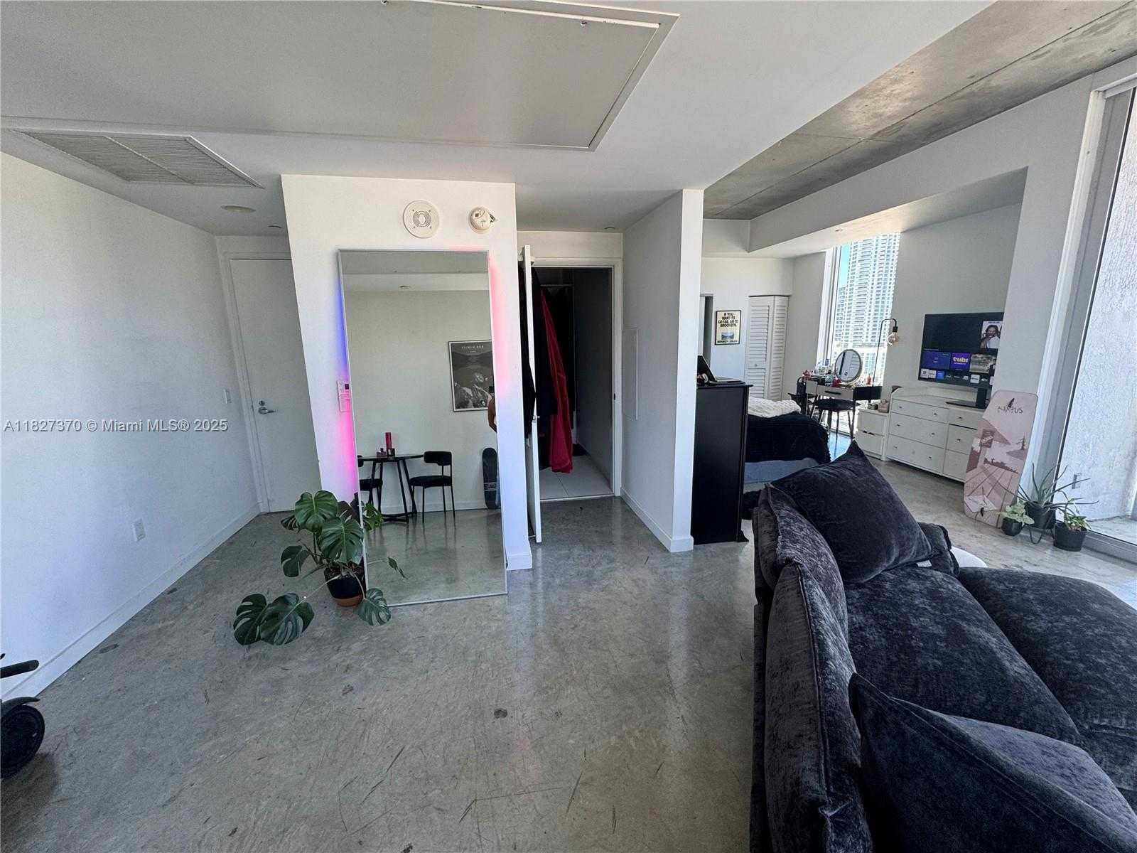 Small Image of 151 SOUTH EAST 1ST ST #1210, Miami Number 9