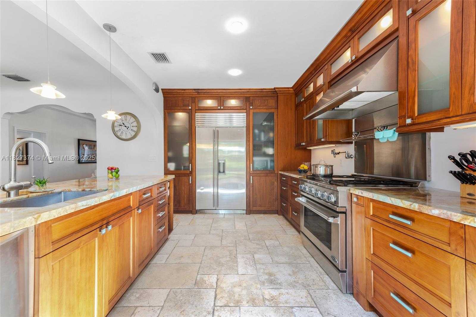 Small Image of 4321 POST AVE, Miami Beach Number 11