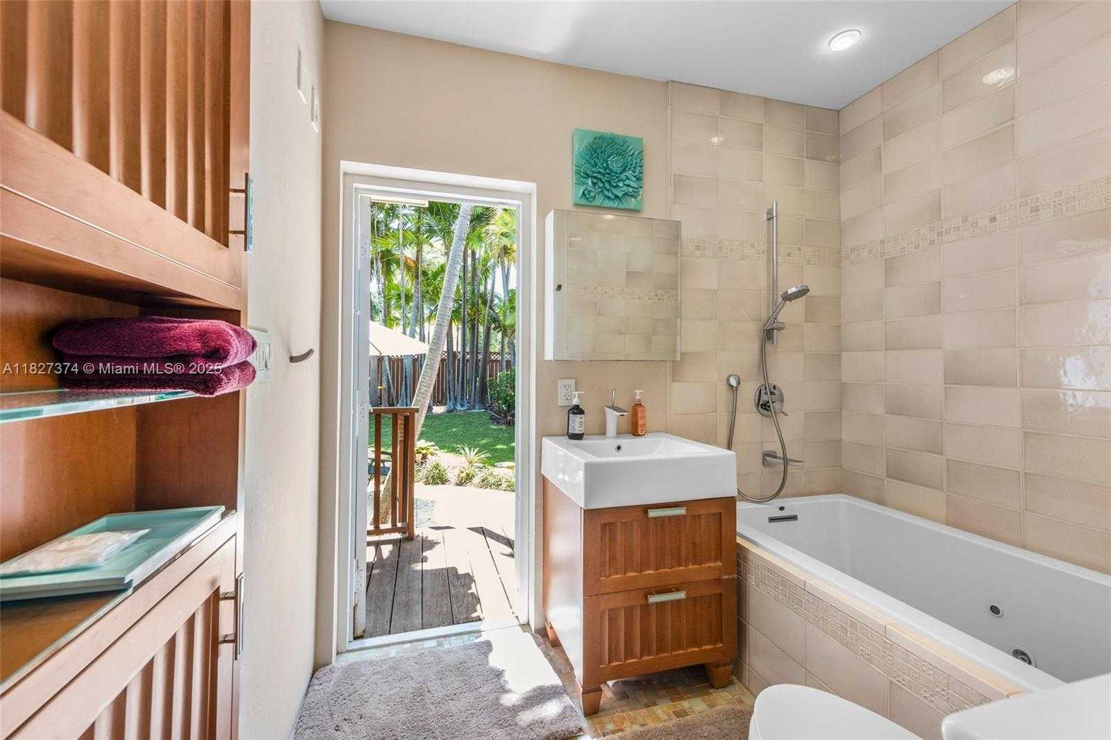 Small Image of 4321 POST AVE, Miami Beach Number 14