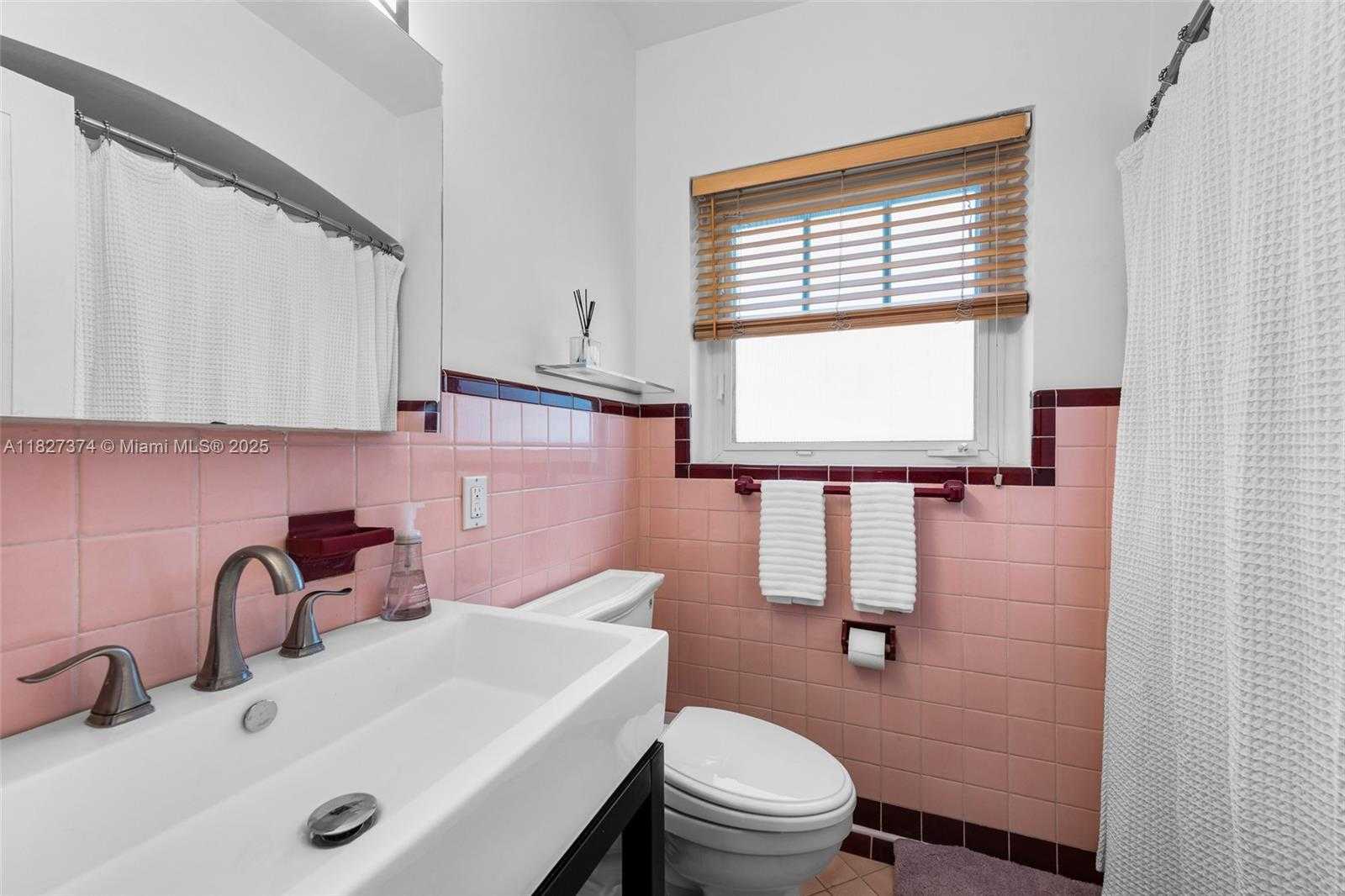 Small Image of 4321 POST AVE, Miami Beach Number 16