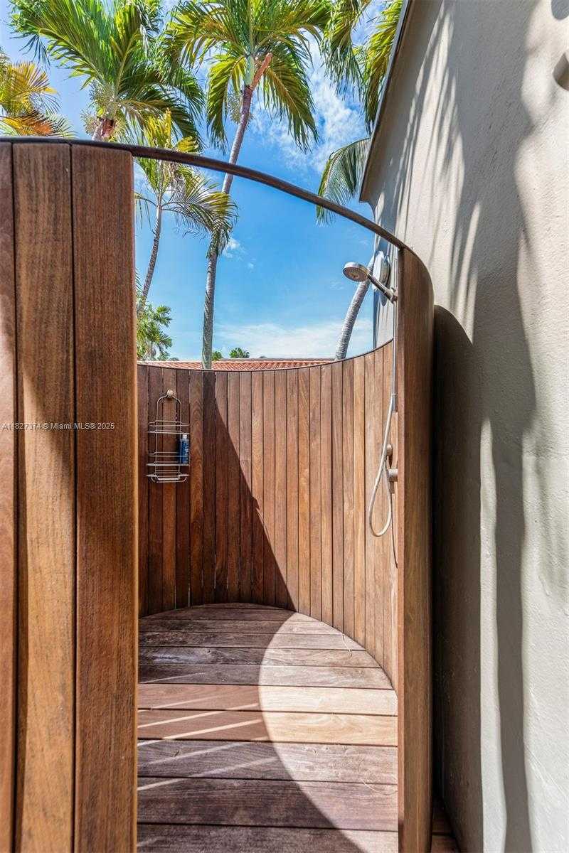 Small Image of 4321 POST AVE, Miami Beach Number 18