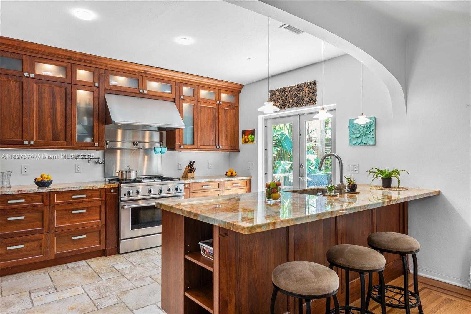 Small Image of 4321 POST AVE, Miami Beach Number 9