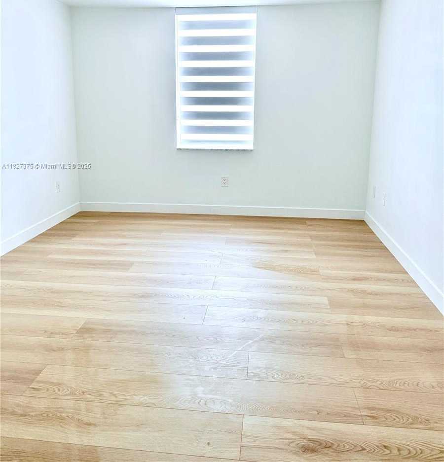 Small Image of 1331 LINCOLN RD #502, Miami Beach Number 5