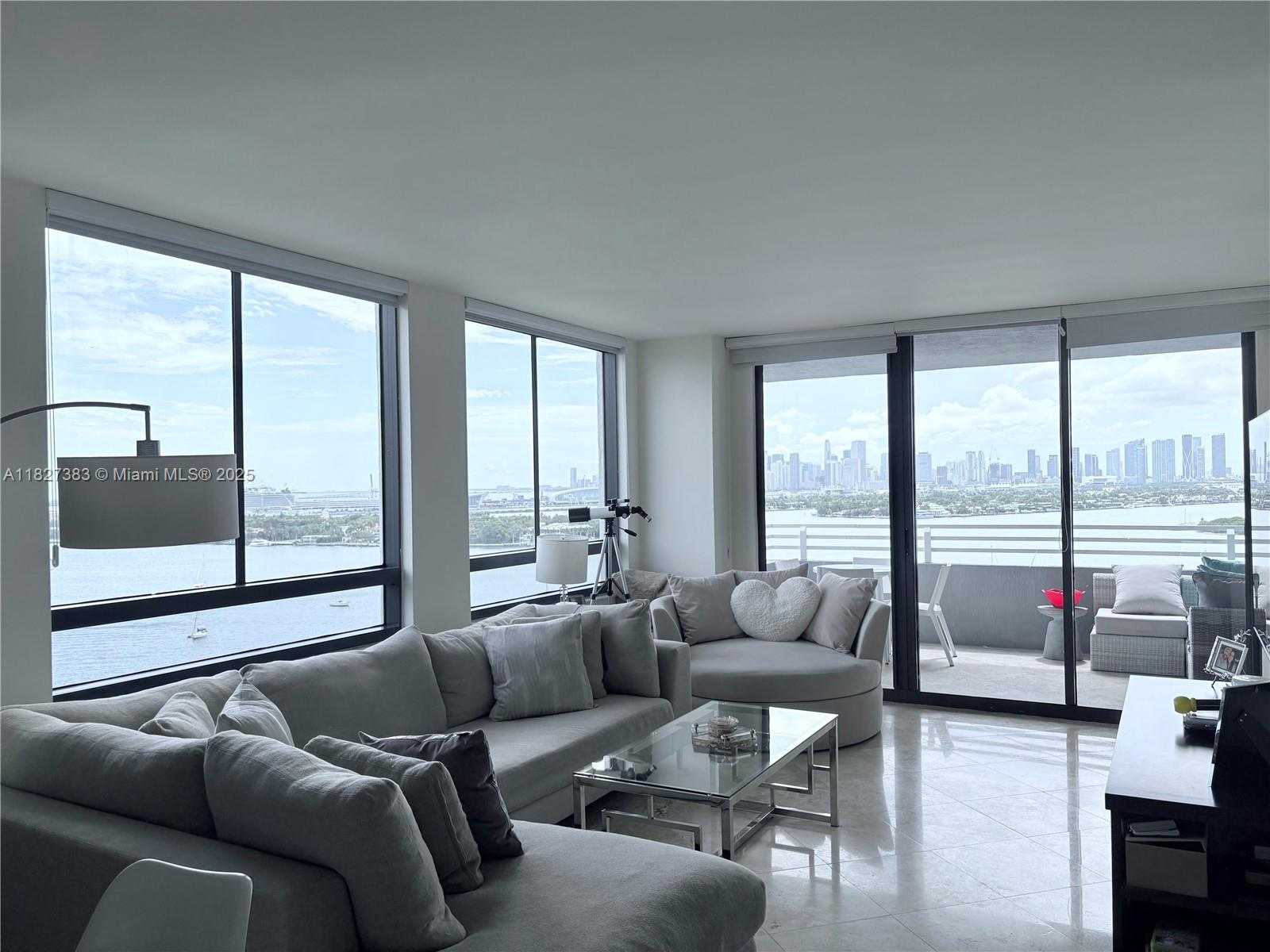 Small Image of 1330 WEST AVE #1808, Miami Beach Number 2