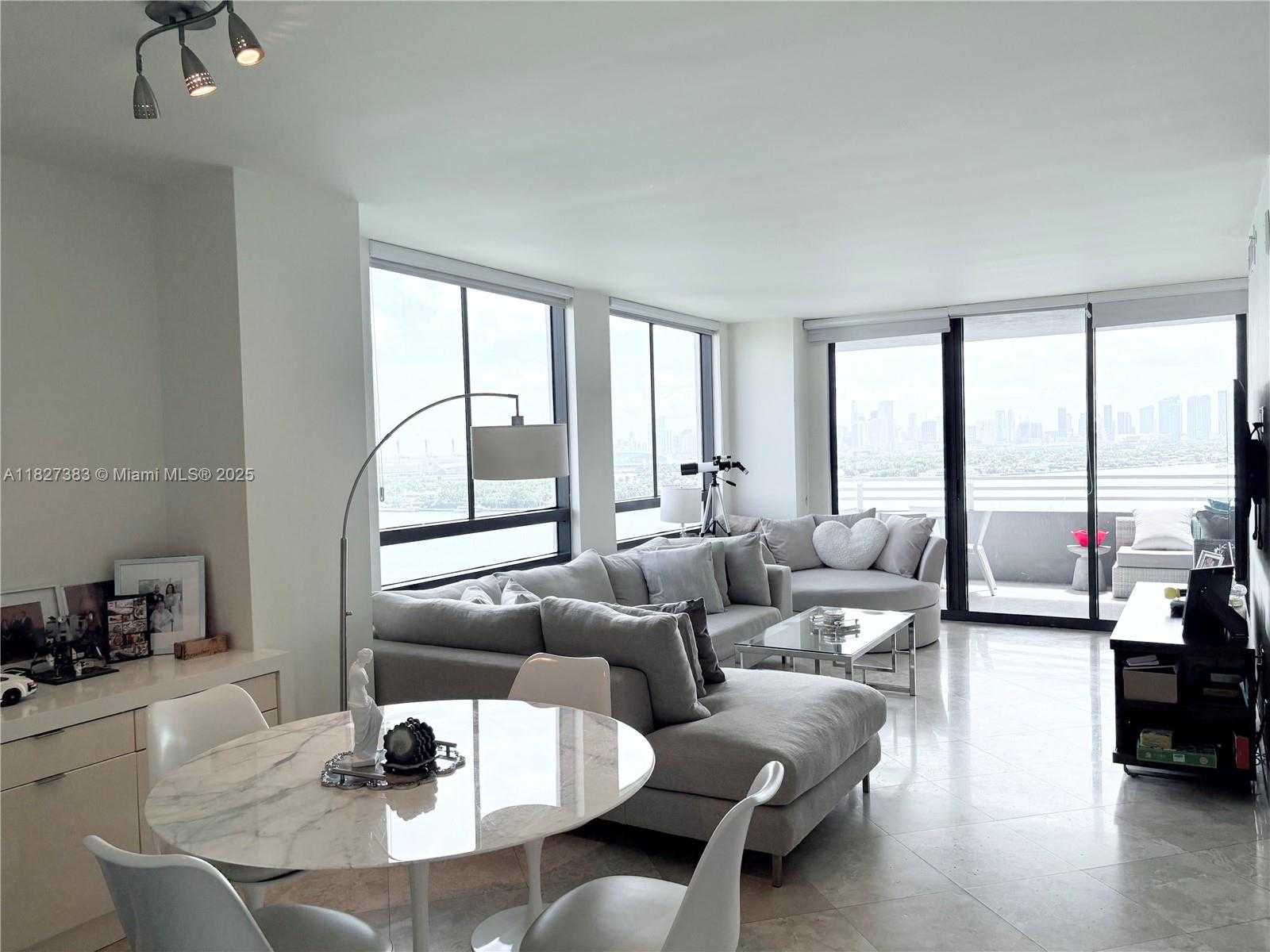 Small Image of 1330 WEST AVE #1808, Miami Beach Number 3
