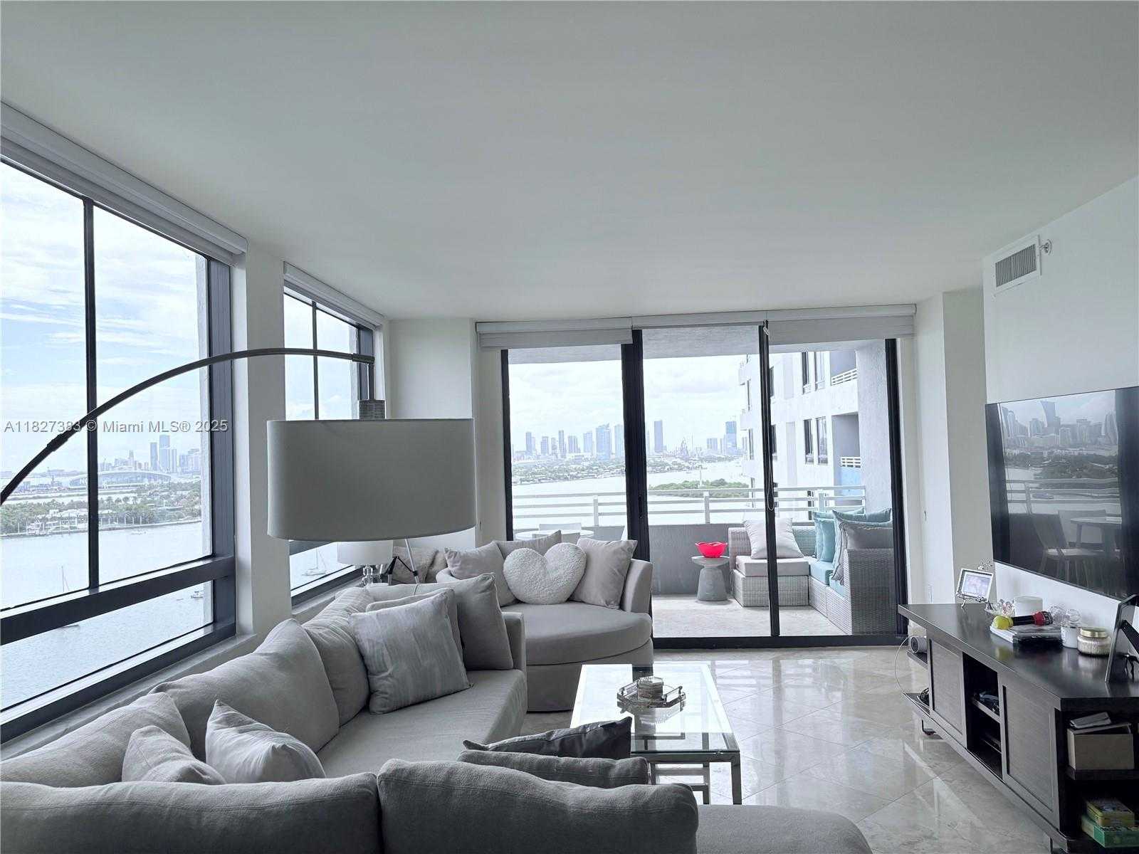 Small Image of 1330 WEST AVE #1808, Miami Beach Number 4