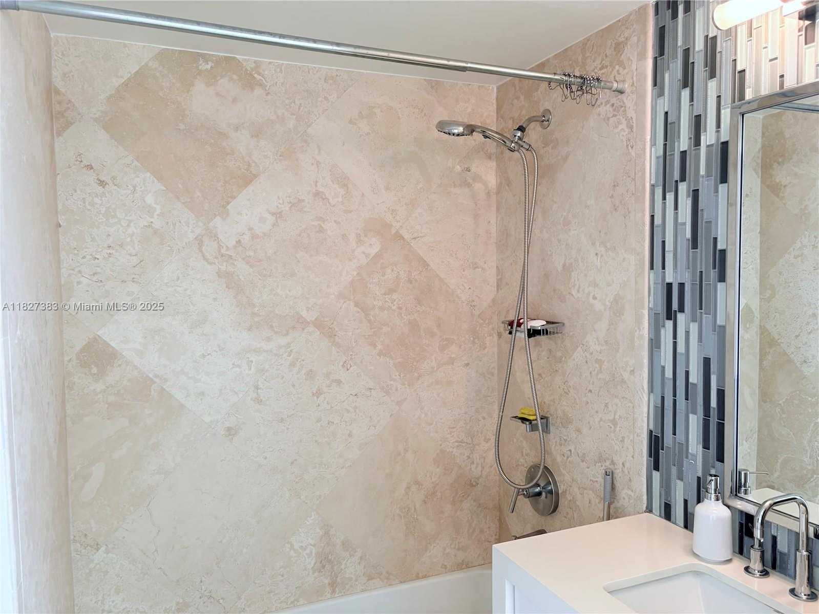 Small Image of 1330 WEST AVE #1808, Miami Beach Number 9