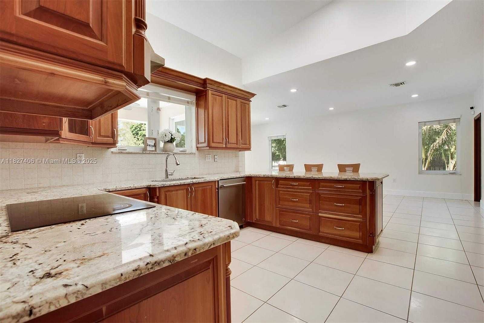 Small Image of 13550 SOUTH WEST 82ND AVE, Pinecrest Number 11