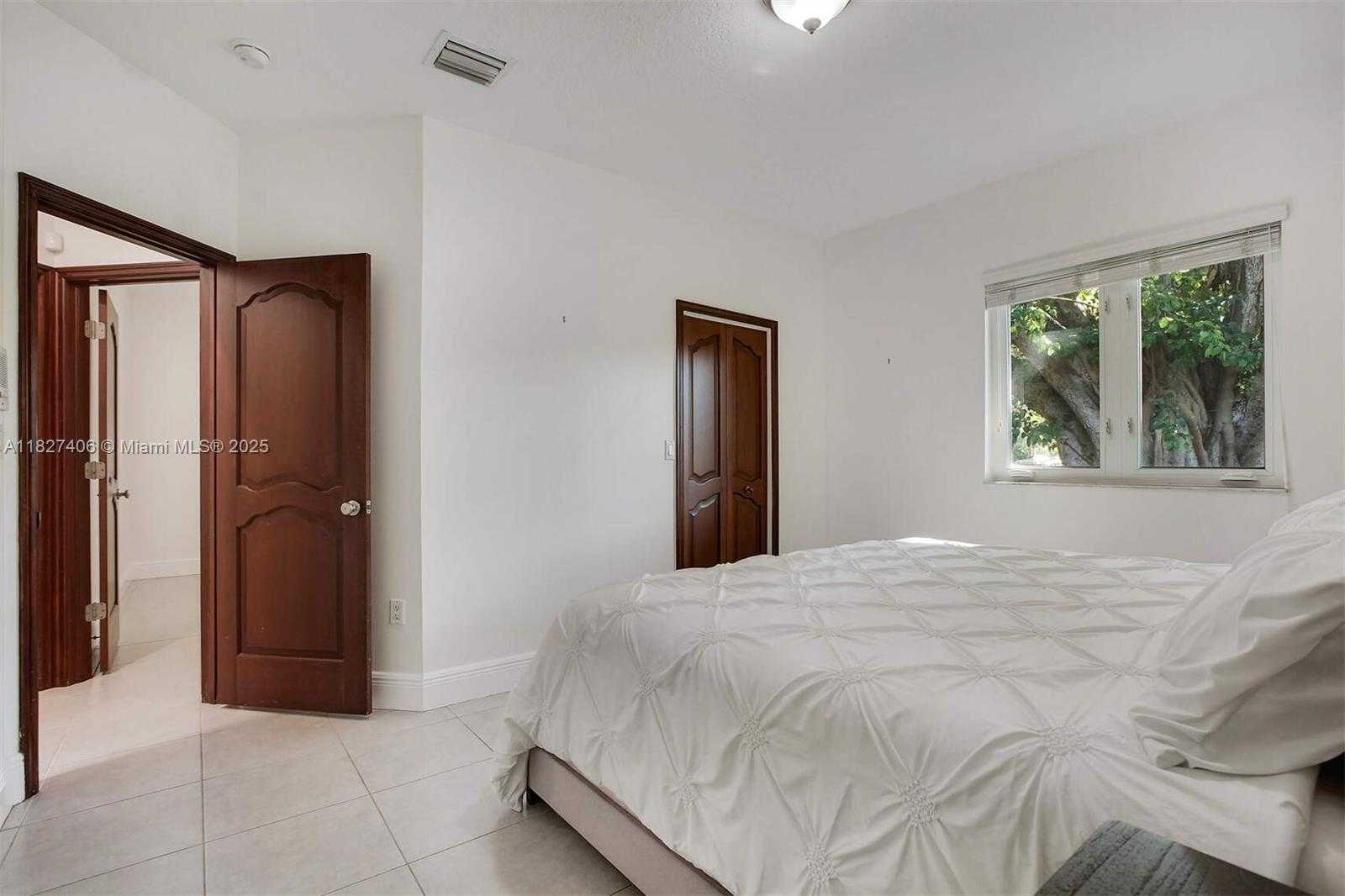 Small Image of 13550 SOUTH WEST 82ND AVE, Pinecrest Number 17