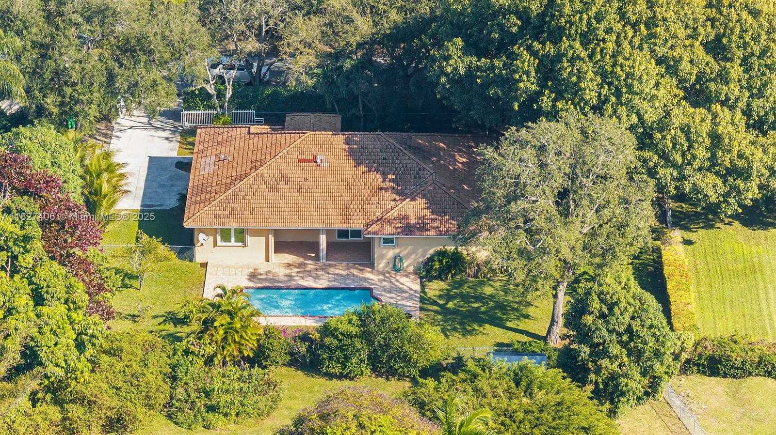 Small Image of 13550 SOUTH WEST 82ND AVE, Pinecrest Number 25