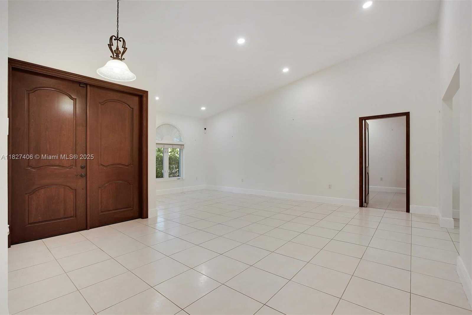 Small Image of 13550 SOUTH WEST 82ND AVE, Pinecrest Number 4
