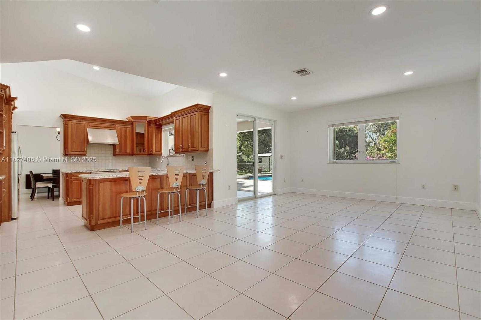 Small Image of 13550 SOUTH WEST 82ND AVE, Pinecrest Number 7