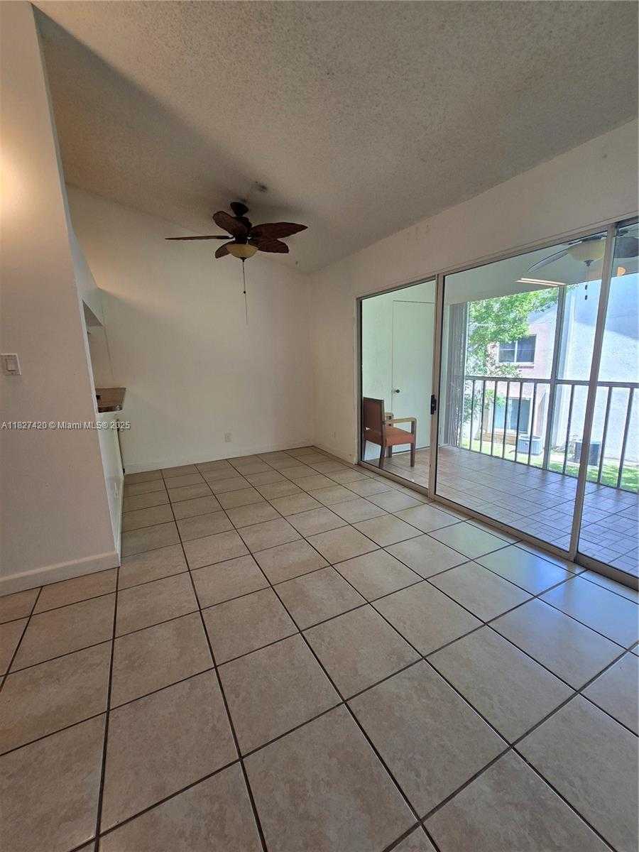 Small Image of 14170 SOUTH WEST 93RD LN #14170, Miami Number 5