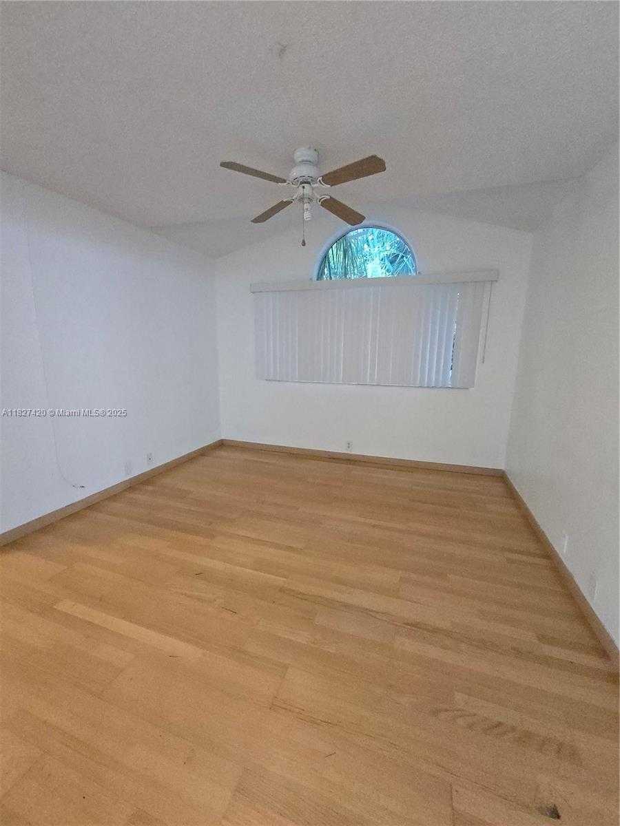 Small Image of 14170 SOUTH WEST 93RD LN #14170, Miami Number 7