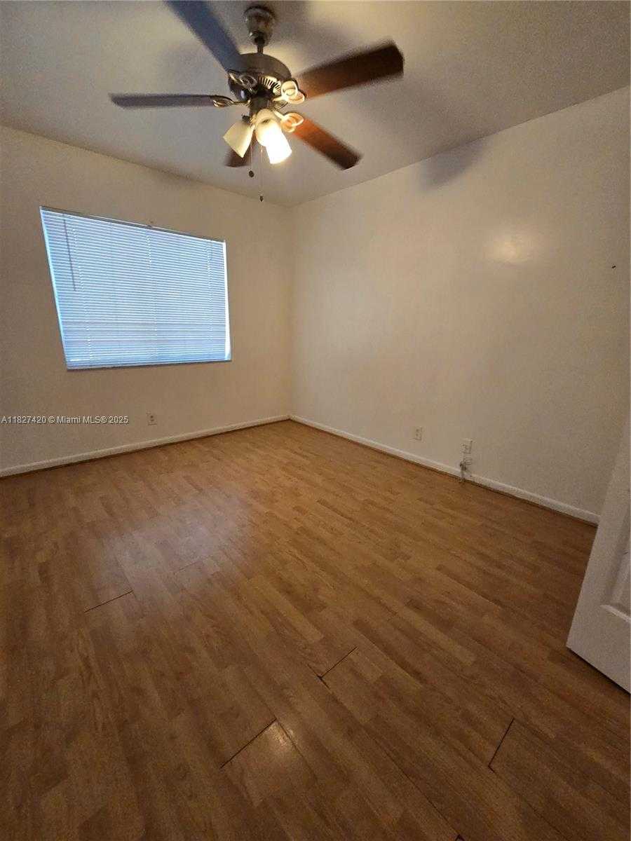 Small Image of 14170 SOUTH WEST 93RD LN #14170, Miami Number 9