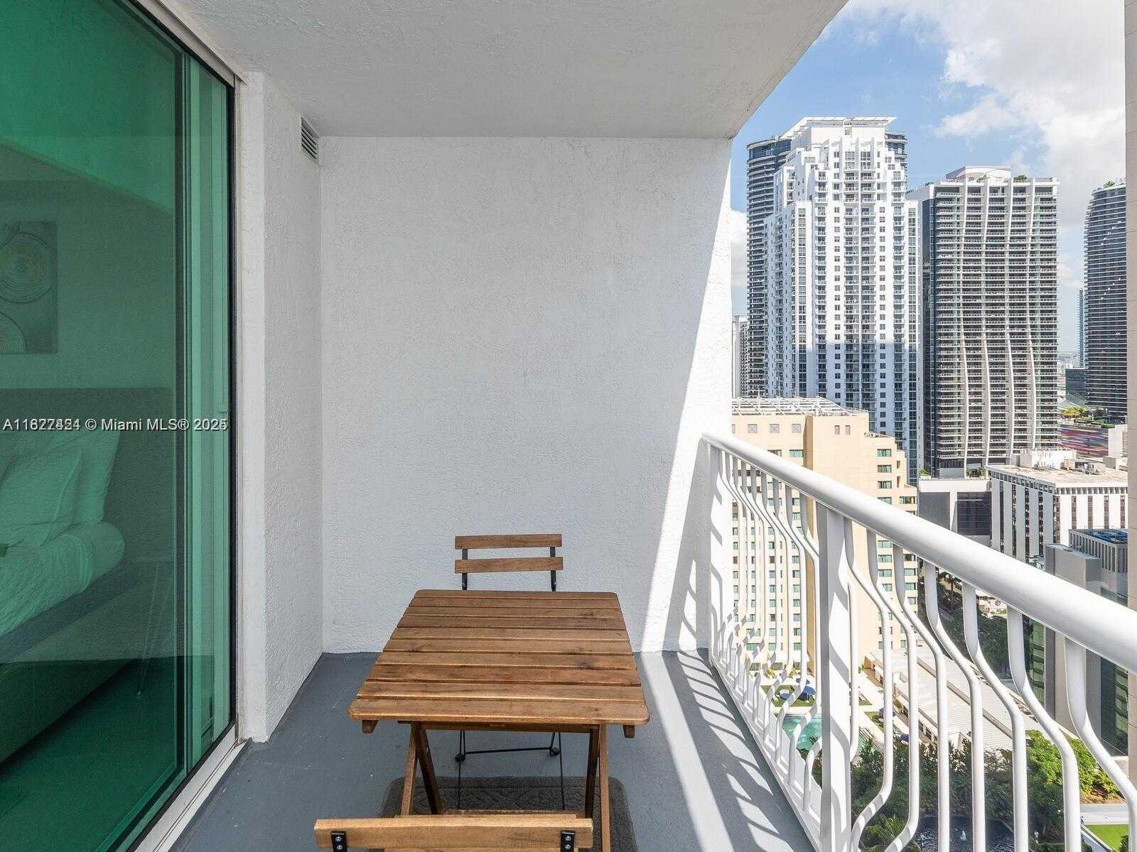 Small Image of 1200 BRICKELL BAY DR #3210, Miami Number 14
